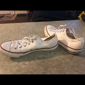 Women’s converse size 9